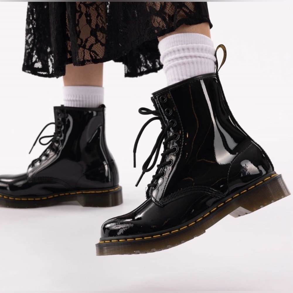 NEW Dr. Dr. Martens Vegan 1460 Glossy Black Patent Eye Boots Women's Size 7
